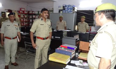 गाजियाबाद के एसएसपी मुनि राज जी ने पुलिस कार्यालय का किया औचक निरीक्षण पुलिस कर्मियों को दिए कई दिशा निर्देश