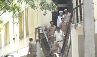 वाराणसी सीरियल बम ब्लास्ट मामले में वली उल्लाह को अदालत ने एक मामले में आजीवन कारावास जबकि दूसरे मामले में सजा ए मौत के साथ 50000 अर्थदंड का भी फैसला सुनाया