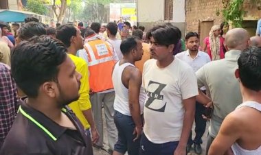 गैस रिफिलिंग करते वक्त परचून की दुकान में लगी भीषण आग ,7 लोग झुलसे तीन की हालत गंभीर