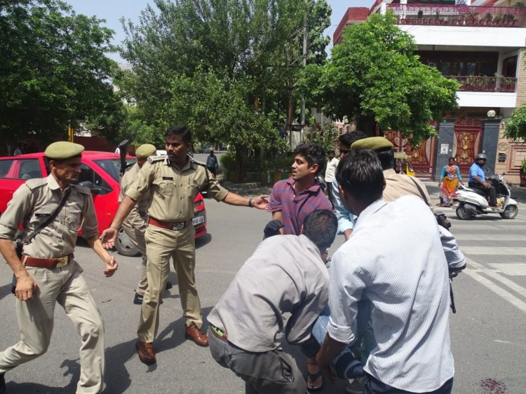 सराहनीय:-एसएससी मुनिराज जी. की सूझबूझ से सड़क पर लहूलुहान पड़े व्यक्ति की बची जान