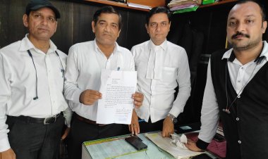 गाजियाबाद में चोरों के हौसले बुलंद, एसएसपी कार्यालय के ठीक पीछे कचहरी परिसर में चोर वकीलों के चैंबर को लगातार बना रहे निशाना