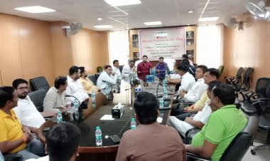 2 नंबर का धंधा करने वाले सर्राफा व्यापारियों पर लगाम लगाने के लिए आयकर विभाग ने सर्राफा व्यापारियों के साथ की बैठक