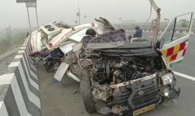 दिल्ली मेरठ एक्सप्रेसवे पर दर्दनाक हादसा विपरीत दिशा में जा रही एंबुलेंस आईसर कैंटर से टकराई 2 की मौत 3 घायल