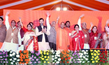 मुख्यमंत्री योगी आदित्यनाथ ने प्रबुद्ध वर्ग के सम्मेलन को किया संबोधित इस दौरान 878 करोड रुपए की गाजियाबाद को दी सौगात