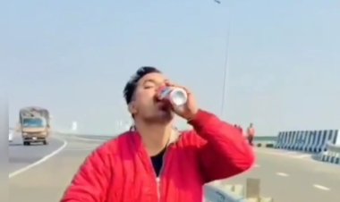 दिल्ली मेरठ एक्सप्रेसवे पर बुलेट मोटरसाइकिल सवार को बीयर पीते हुए रील बनाना पड़ा महंगा पुलिस ने गिरफ्तार करते हुए 31000 का कटा चालान