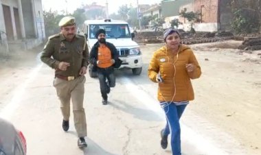 स्वच्छ विरासत महोत्सव कार्यक्रम  के दौरान  मिनी मैराथन दौड़ का आयोजन संपन्न। अपर जिलाधिकारी ऋतु सुहास ने 6 किलोमीटर की लगाई दौड़।