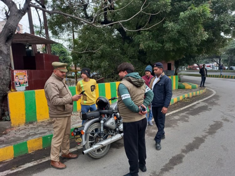 ध्वनि प्रदूषण कर रही बुलेट का ₹24000 के चालान के बाद 214 अन्य बुलेट और वाहनों के चालान काटे गए