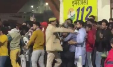 तेजस न्यूज : शिवरात्रि पर लाईन तोड़कर जा रहे शिवभक्तों की पिटाई करने वाले दोनों पुलिसकर्मियों को डीसीपी ने किया लाईन हाज़िर