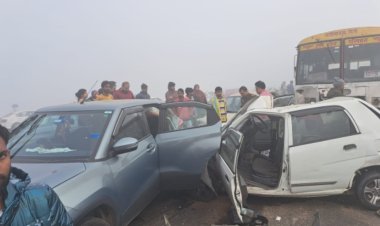 तेजस न्यूज :–दिल्ली मेरठ एक्सप्रेसवे हाईवे पर अचानक आये कोहरे ने बरपाया कहर ,करीब 3 दर्जन वाहन टकराये दो दर्जन लोग हुए चोटिल