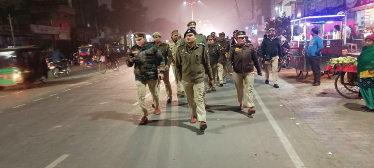 सुरक्षा को लेकर एसएसपी ने की पैदल गश्त