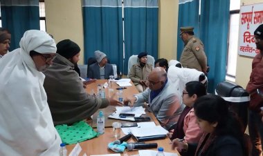 जिलाधिकारी ने दी चेतावनी, कोई खुले में सोता मिला तो नपेंगे सम्बन्धित अधिकारी