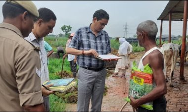 बुलंदशहर के रायपुर में तालाब गौशालाओं का निरीक्षण, साफ सफाई न मिलने पर  नाराज हुए जिलाधिकारी