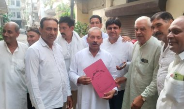 जलभराव को लेकर चेयरपर्सन प्रतिनिधि ने सांसद को दिया ज्ञापन