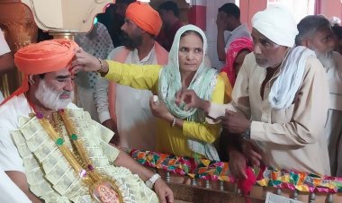 संत के बाडे में जुटे सैकडों श्रद्धालुओं ने लिया आशीर्वाद