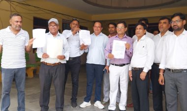 अधिवक्ताओं ने सफाईकर्मी की मांग की