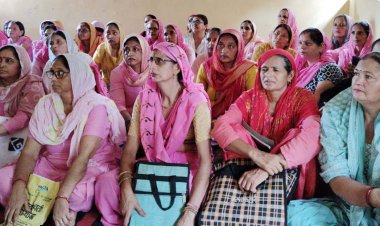 कीडों की दवा खाएंगे आंगनबाडी स्कूल के बच्चे