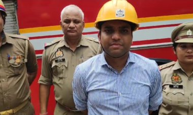 बैंकट हॉल में लगी भीषण आग, लाखों का माल जला