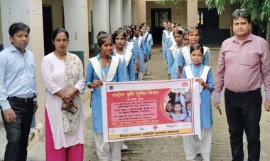 हजारों स्कूली बच्चों ने खाई कीडों की गोली