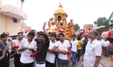 भव्य समारोह में श्रीजी पर चढा निर्वाण का लडडू