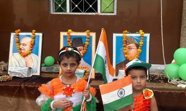 होली चाइल्ड एकेडमी में लघु नाटिका की प्रस्तुति दी