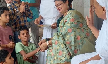 त्रिलोकतीर्थ परिसर में दृष्टिभूषण माता के सानिध्य में मना रक्षाबंधन