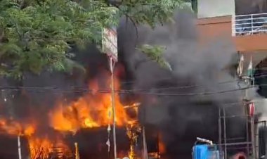 बड़ा हादसा टला : बहु मंजिल इमारत के नीचे बनी दुकानों में लगी भीषण आग
