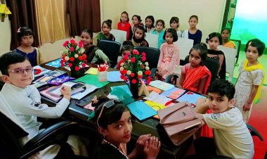 शिक्षक बनकर बच्चों ने किया स्कूल का संचालन