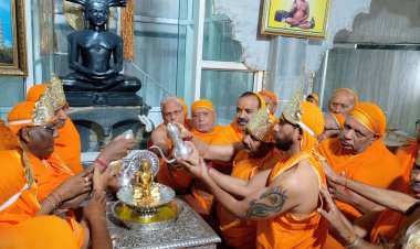 जैन मंदिरों में हुई उत्तम धर्म की पूजा
