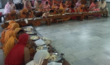उत्तम त्याग धर्म की पूजा से गूंजे जैन मंदिर