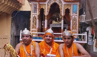 भगवान शांतिनाथ की निकली भव्य शोभा यात्रा