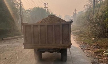 अवैध मिटटी खनन से काठा रोड पर उड रही है धूल