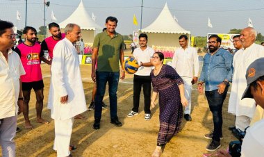 वालीबाल लीग में खिलाडियों ने दिखाए जौहर