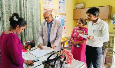 जिलाधिकारी ने आयुष्मान आरोग्य मंदिर का किया निरीक्षण
