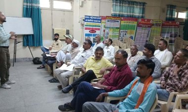 किसानों ने सीखा गेहूं फसल में कीट प्रबंधन