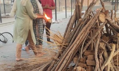 बेटियों ने किया पिता का अंतिम संस्कार