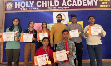 नोयडा से पदक जीतकर लौटे होली चाइल्ड के खिलाडी