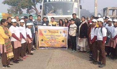 दिल्ली भ्रमण को गए परिषदीय स्कूलों के बच्चे