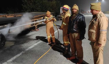 पेरिफेरल एक्सप्रेस वे पर चलते ट्रक के टायरों में लगी आग