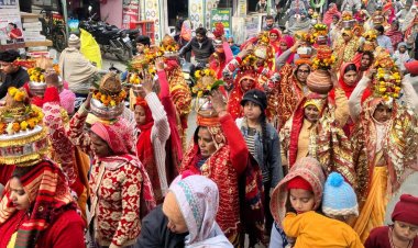 भव्य कलश यात्रा के साथ भागवत कथा प्रारम्भ