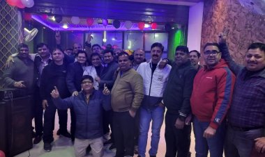 जैन कालेज खेकड़ा के पुरातन छात्रों ने किया मित्र मिलन