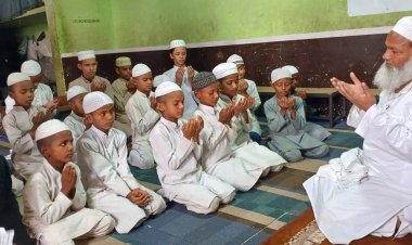 मदरसे में पहलगाम हमले के मृतकों की आत्मा की शांति के लिए दुआ