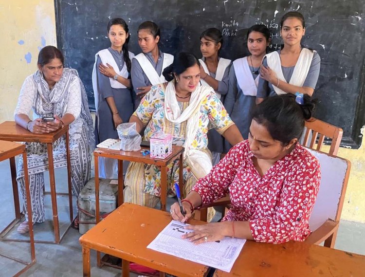 स्कूलों में चला गलघोंटू के खिलाफ मेगा अभियान