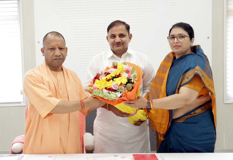 ब्लाक प्रमुख ने सीएम योगी से भेंट कर खेल स्टेडियम मार्ग की मांग रखी