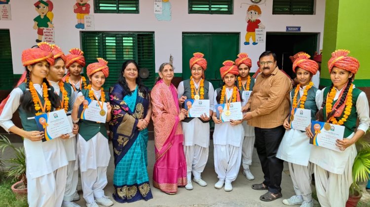 अर्वाचीन कालेज में हुआ प्रतिभाओं का सम्मान