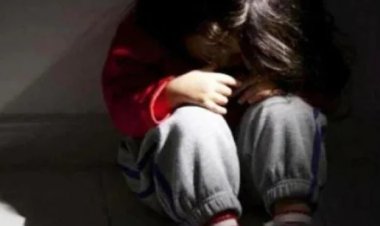 चलती ट्रेन में बच्ची से दुष्कर्म, यात्रियों का हंगामा, आरोपी पकड़ाया