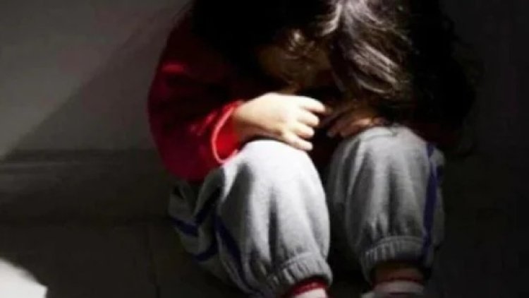 चलती ट्रेन में बच्ची से दुष्कर्म, यात्रियों का हंगामा, आरोपी पकड़ाया