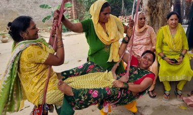 हरियाली तीज पर झूलों की पींगों और पतंगों से सराबोर हुआ खेकड़ा