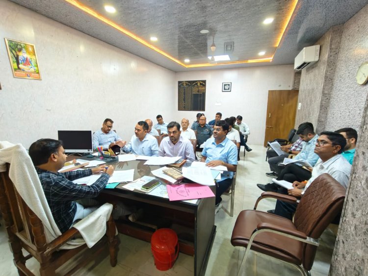 स्कूलों में चलने वाली बसों का करें निरीक्षण, कोई भी अनफिट बस न हो संचालित : एडीएम सिटी विकास कश्यप