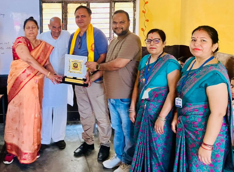 समाजसेवी डॉ. दीपक धामा हुए सम्मानित, बच्चों ने दी प्रेरणादायक प्रस्तुतियाँ