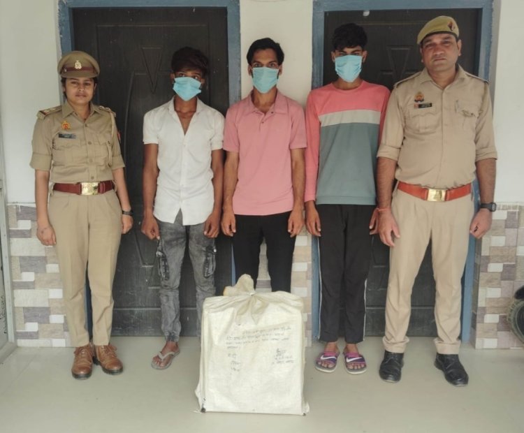 चोरी की गई एमटी मशीन के साथ तीन चोर गिरफ्तार